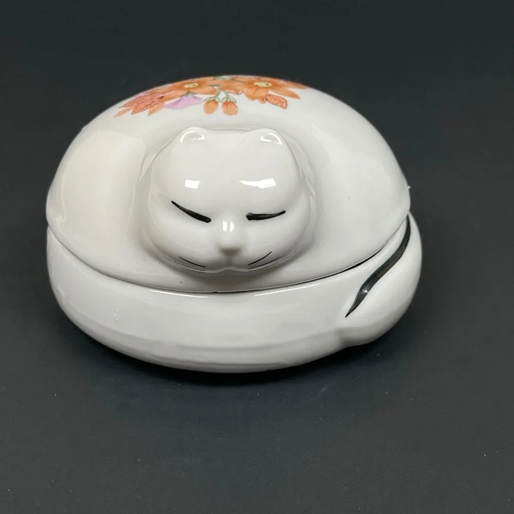 Vintage Ceramic White‎ Sleeping Cat Trinket Box Candle Floral Design Curled Tail